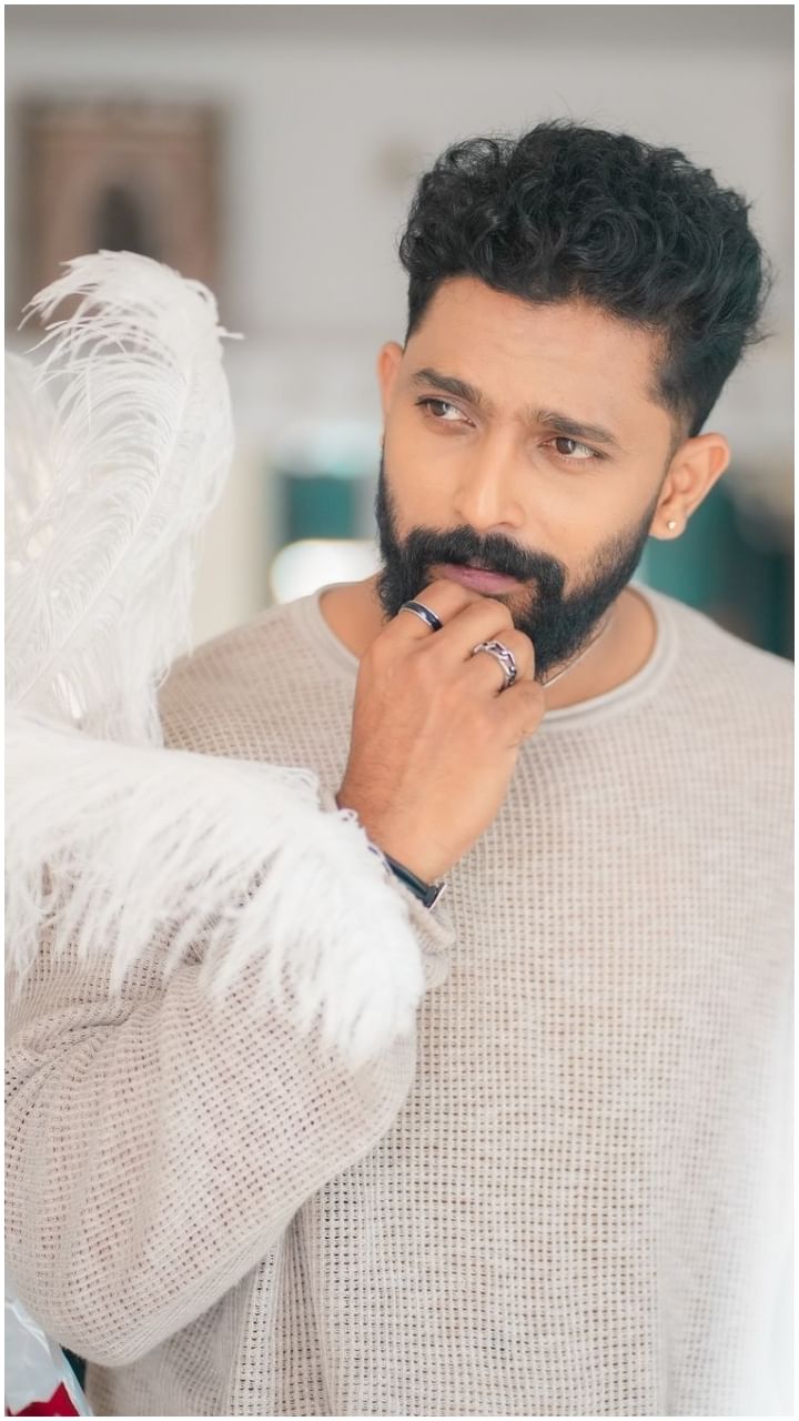 ಕಾರ್ತಿಕ್ ಮಹೇಶ್ ಅವರು ಅಳಿಯ ಹಾಗೂ ತಂಗಿ ಜೊತೆ ಸಮಯ ಕಳೆದಿದ್ದಾರೆ, ಈ ಫೋಟೋ ವೈರಲ್ ಆಗಿದೆ.