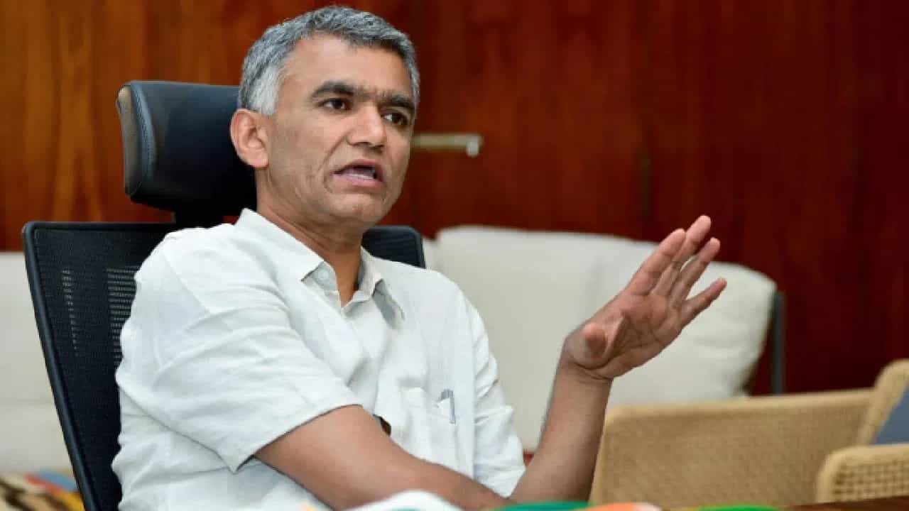 ಆಸ್ತಿ ಸೆಫ್ಟಿಗಾಗಿ ಹೊಸ ನಿಯಮ: ಇಂದಿನಿಂದ ಎಲ್ಲಾ ಉಪ ನೋಂದಣಿ ಕಚೇರಿಗಳಲ್ಲಿ ಈ ದಾಖಲೆ ಸಲ್ಲಿಸಲು ಸಚಿವ ಮನವಿ ಆಸ್ತಿ ಸೆಫ್ಟಿಗಾಗಿ ಹೊಸ ನಿಯಮ: ಇಂದಿನಿಂದ ಎಲ್ಲಾ ಉಪ ನೋಂದಣಿ ಕಚೇರಿಗಳಲ್ಲಿ ಈ ದಾಖಲೆ ಸಲ್ಲಿಸಲು ಸಚಿವ ಮನವಿ