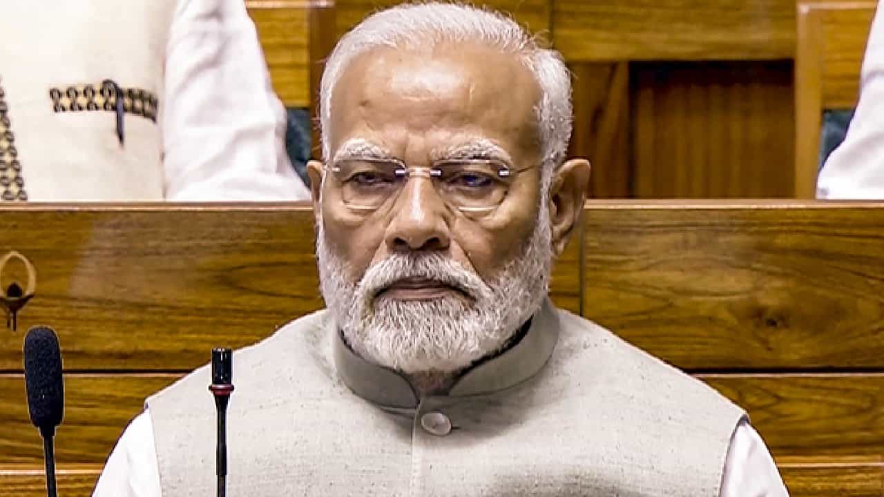Waqf Act Bill: ನರೇಂದ್ರ ಮೋದಿ ಸರ್ಕಾರದಿಂದ ಇಂದು ಲೋಕಸಭೆಯಲ್ಲಿ ವಕ್ಫ್ ಮಸೂದೆ ಮಂಡನೆ Waqf Act Bill: ನರೇಂದ್ರ ಮೋದಿ ಸರ್ಕಾರದಿಂದ ಇಂದು ಲೋಕಸಭೆಯಲ್ಲಿ ವಕ್ಫ್ ಮಸೂದೆ ಮಂಡನೆ