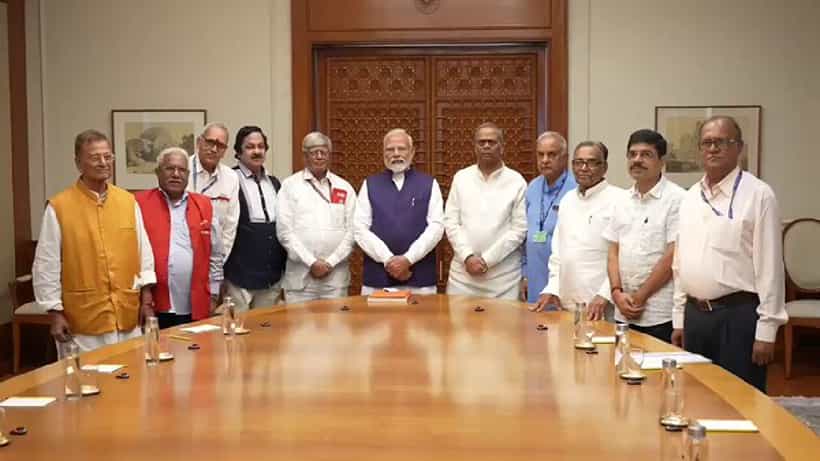 ಕೇಂದ್ರ ಸರ್ಕಾರಿ ನೌಕರರ ಜಂಟಿ ನಿಯೋಗದ ಅಧಿಕಾರಿಗಳ ಜೊತೆ ಪ್ರಧಾನಿ ಮೋದಿ ಭೇಟಿ