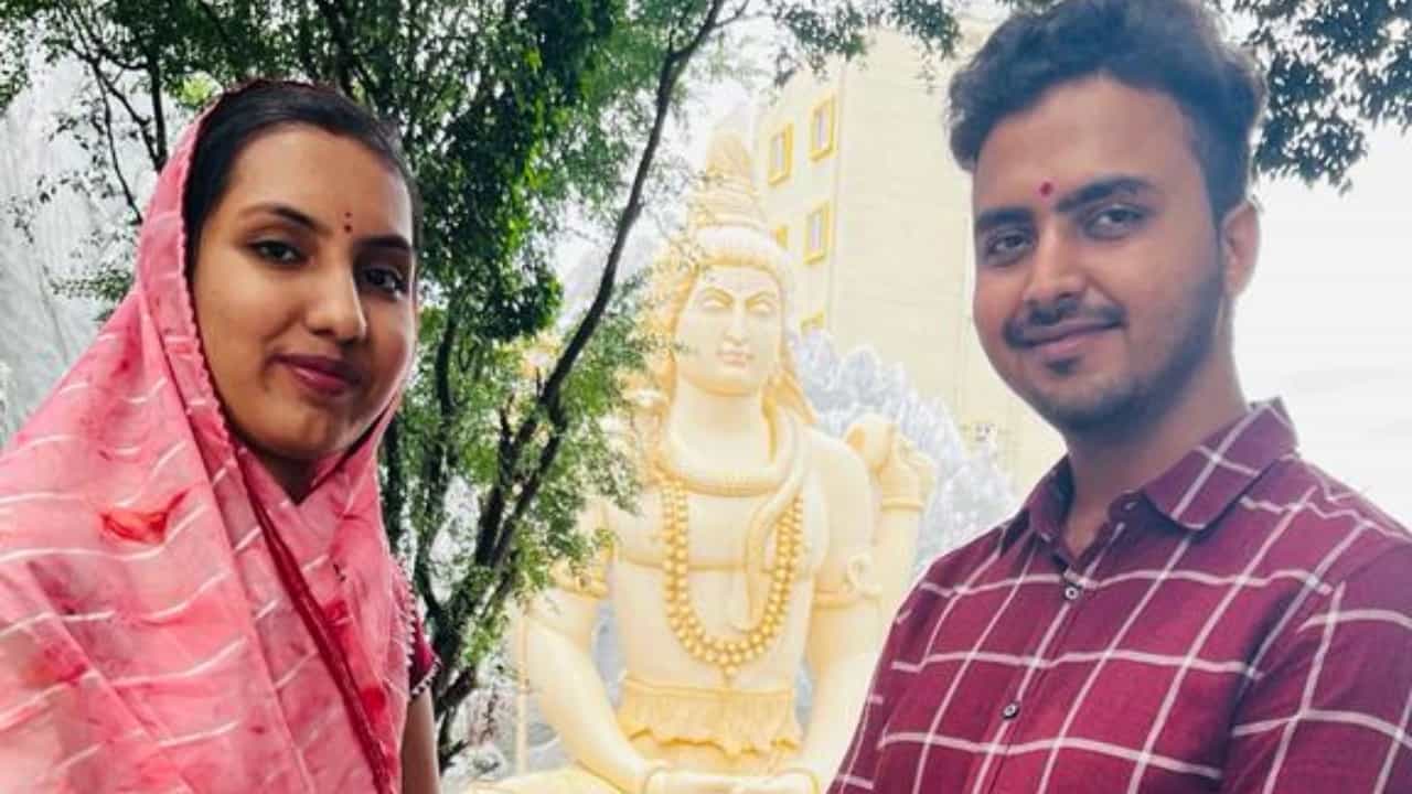 ಬೆಂಗಳೂರು: ಇಬ್ಬರು ಮಹಿಳೆಯರ ಮೃತದೇಹ ನೇಣು ಬಿಗಿದ ಸ್ಥಿತಿಯಲ್ಲಿ ಪತ್ತೆ ಬೆಂಗಳೂರು: ಇಬ್ಬರು ಮಹಿಳೆಯರ ಮೃತದೇಹ ನೇಣು ಬಿಗಿದ ಸ್ಥಿತಿಯಲ್ಲಿ ಪತ್ತೆ