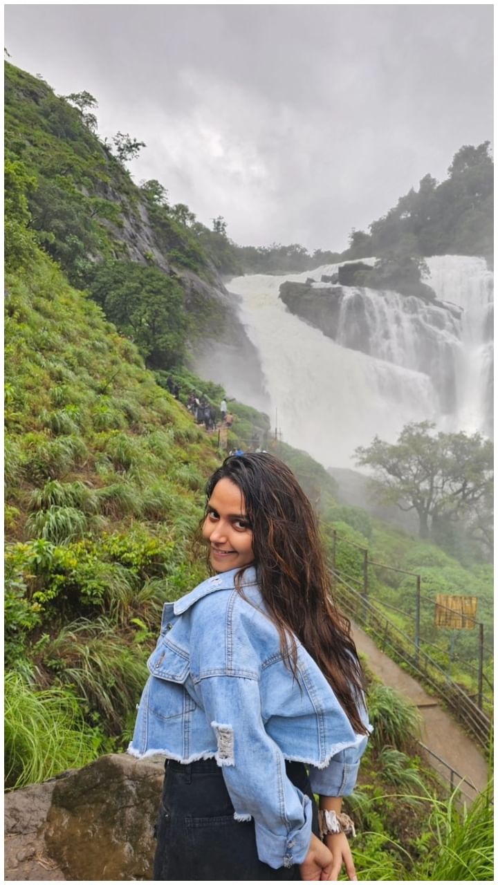 Nisha Ravikrishnan (2)