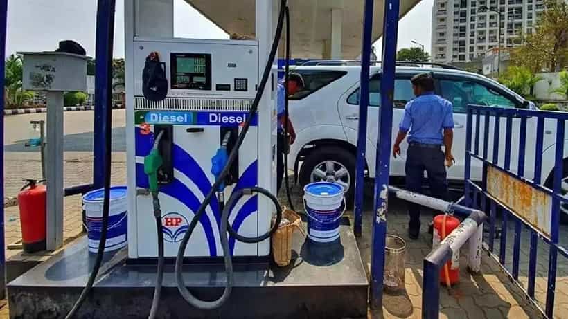 Petrol Diesel Price on August 14: ಮತ್ತೆ 80 ಡಾಲರ್ ದಾಟಿದ ಕಚ್ಚಾತೈಲ ಬೆಲೆ, ದೆಹಲಿಯಲ್ಲಿ ಪೆಟ್ರೋಲ್ ಅಗ್ಗ