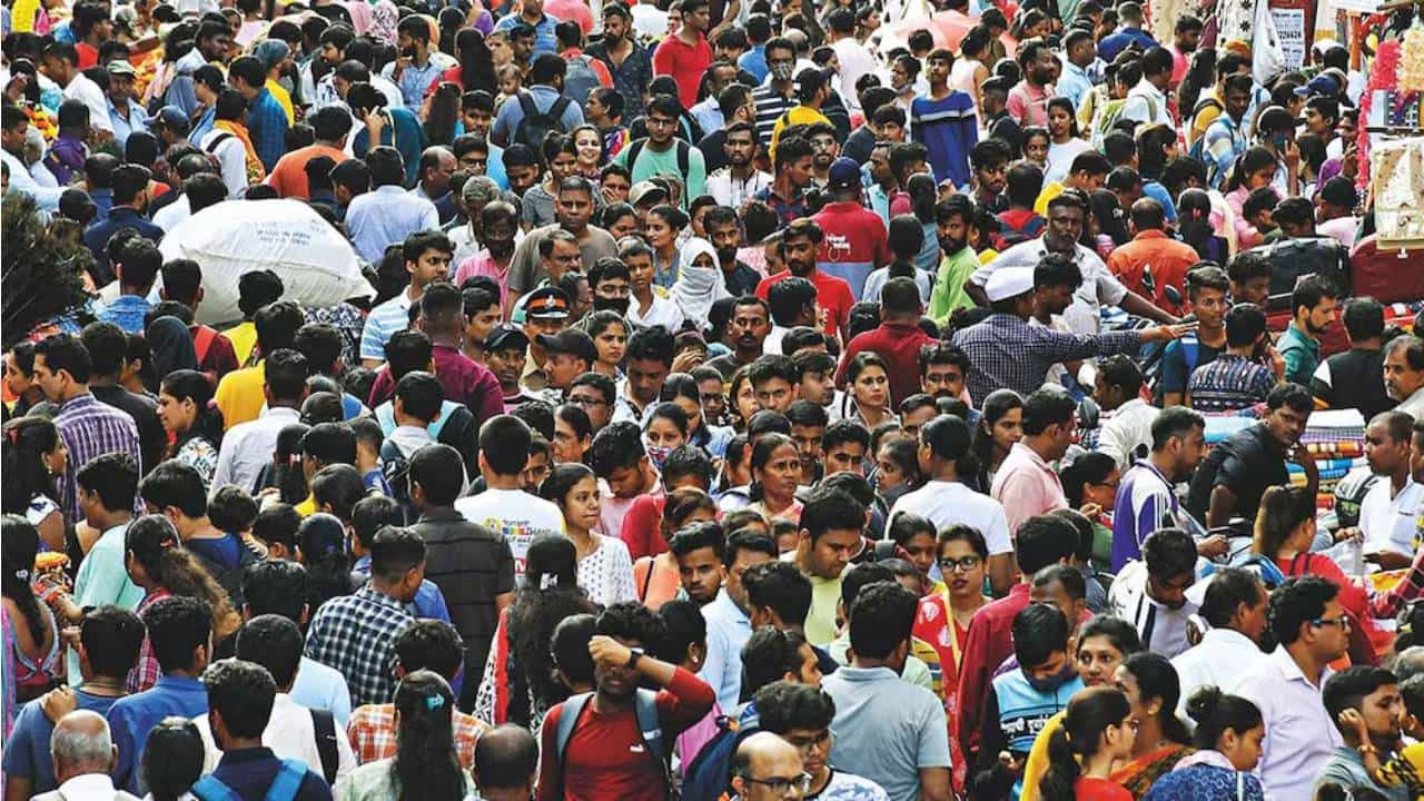 Population of India: 2036ರ ವೇಳೆಗೆ ಭಾರತದ ಜನಸಂಖ್ಯೆ 152.2 ಕೋಟಿಗೆ ತಲುಪುವ ನಿರೀಕ್ಷೆ Population of India: 2036ರ ವೇಳೆಗೆ ಭಾರತದ ಜನಸಂಖ್ಯೆ 152.2 ಕೋಟಿಗೆ ತಲುಪುವ ನಿರೀಕ್ಷೆ