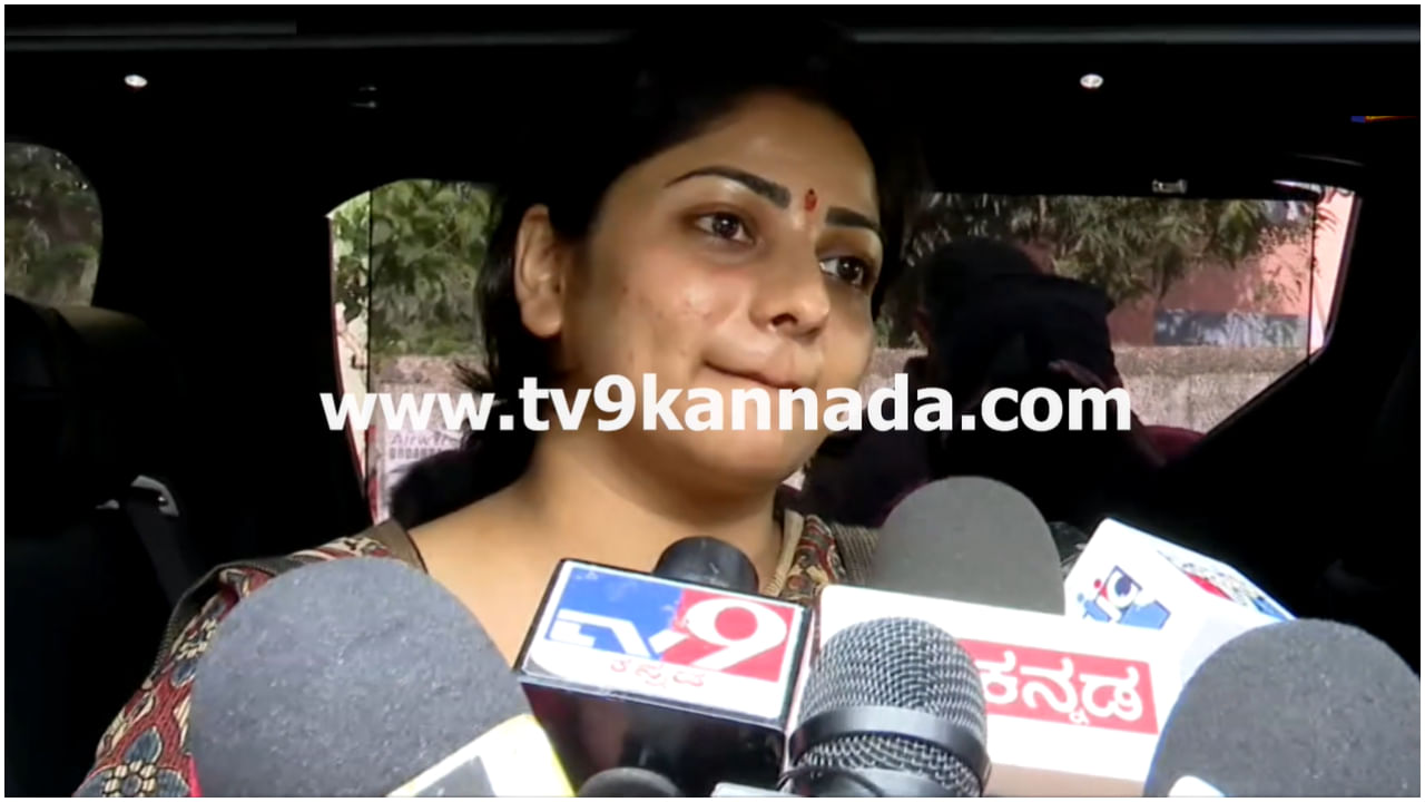 ‘ನನ್ನ ಇಡೀ ಫ್ಯಾಮಿಲಿ ಮೇಲೆ ದರ್ಶನ್ ಋಣ ಇದೆ’: ಜೈಲಿನ ಎದುರು ರಚಿತಾ ಭಾವುಕ ಮಾತು