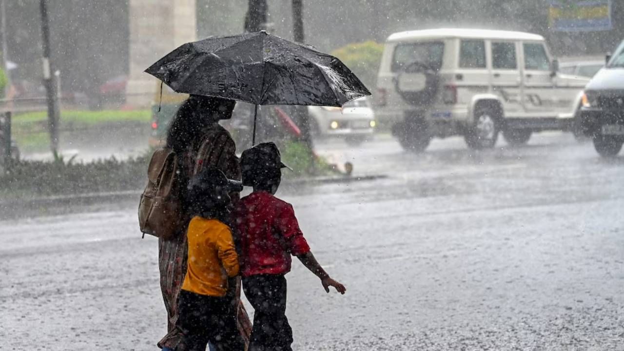 Karnataka Rains: ಕರ್ನಾಟಕದಾದ್ಯಂತ ಮುಂದುವರೆದ ಮಳೆ, ಕರಾವಳಿ ಜಿಲ್ಲೆಗಳಿಗೆ ಆರೆಂಜ್ ಅಲರ್ಟ್ Karnataka Rains: ಕರ್ನಾಟಕದಾದ್ಯಂತ ಮುಂದುವರೆದ ಮಳೆ, ಕರಾವಳಿ ಜಿಲ್ಲೆಗಳಿಗೆ ಆರೆಂಜ್ ಅಲರ್ಟ್