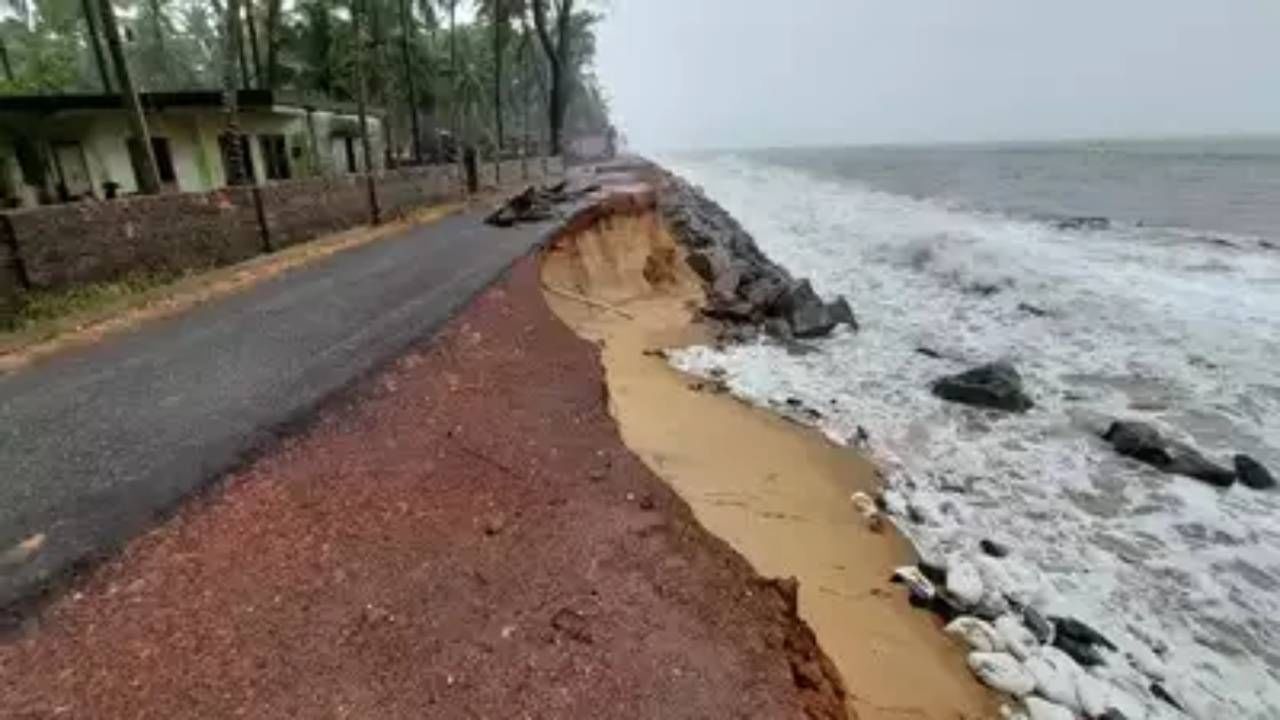Karnataka Rains: ಬೆಂಗಳೂರು, ಕರಾವಳಿ ಸೇರಿದಂತೆ ಹಲವೆಡೆ ಆಗಸ್ಟ್ 12ರವರೆಗೆ ಭಾರಿ ಮಳೆ Karnataka Rains: ಬೆಂಗಳೂರು, ಕರಾವಳಿ ಸೇರಿದಂತೆ ಹಲವೆಡೆ ಆಗಸ್ಟ್ 12ರವರೆಗೆ ಭಾರಿ ಮಳೆ