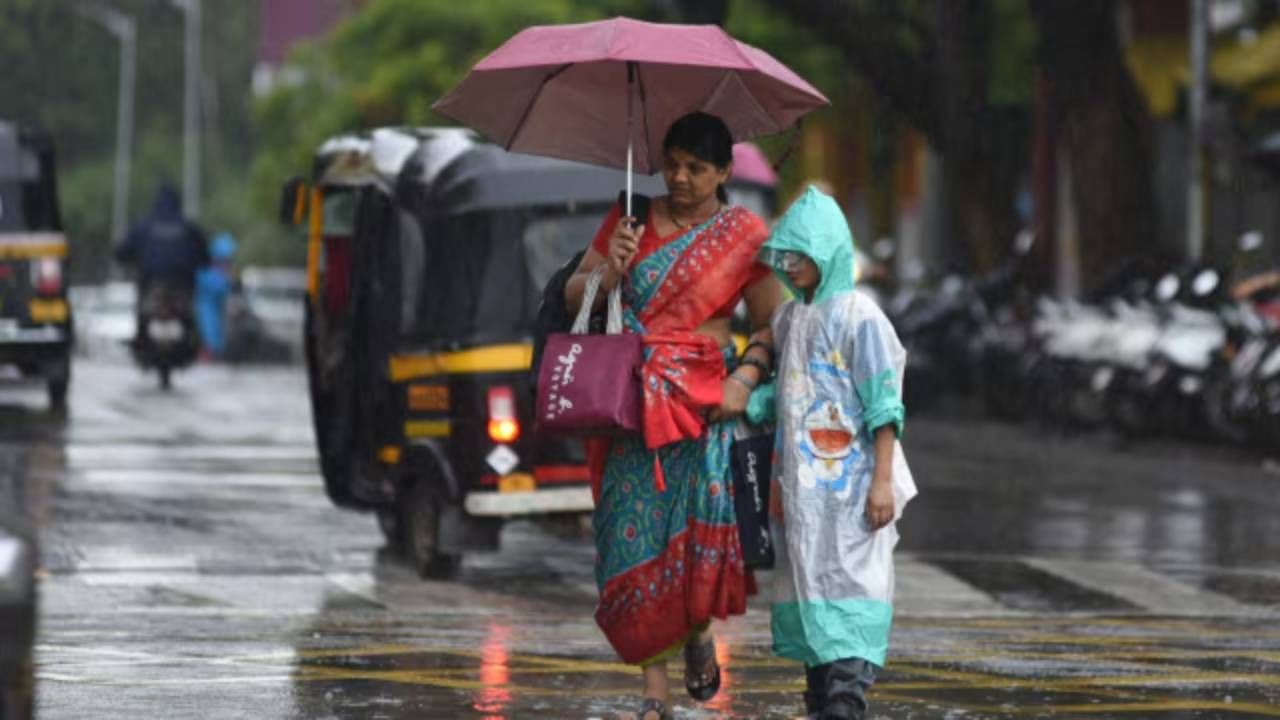 Karnataka Rains: ಕರ್ನಾಟಕದ ದಕ್ಷಿಣ ಒಳನಾಡಿನಲ್ಲಿ ಹೆಚ್ಚಲಿದೆ ಮಳೆಯ ಅಬ್ಬರ, ಆರೆಂಜ್, ಯೆಲ್ಲೋ ಅಲರ್ಟ್​