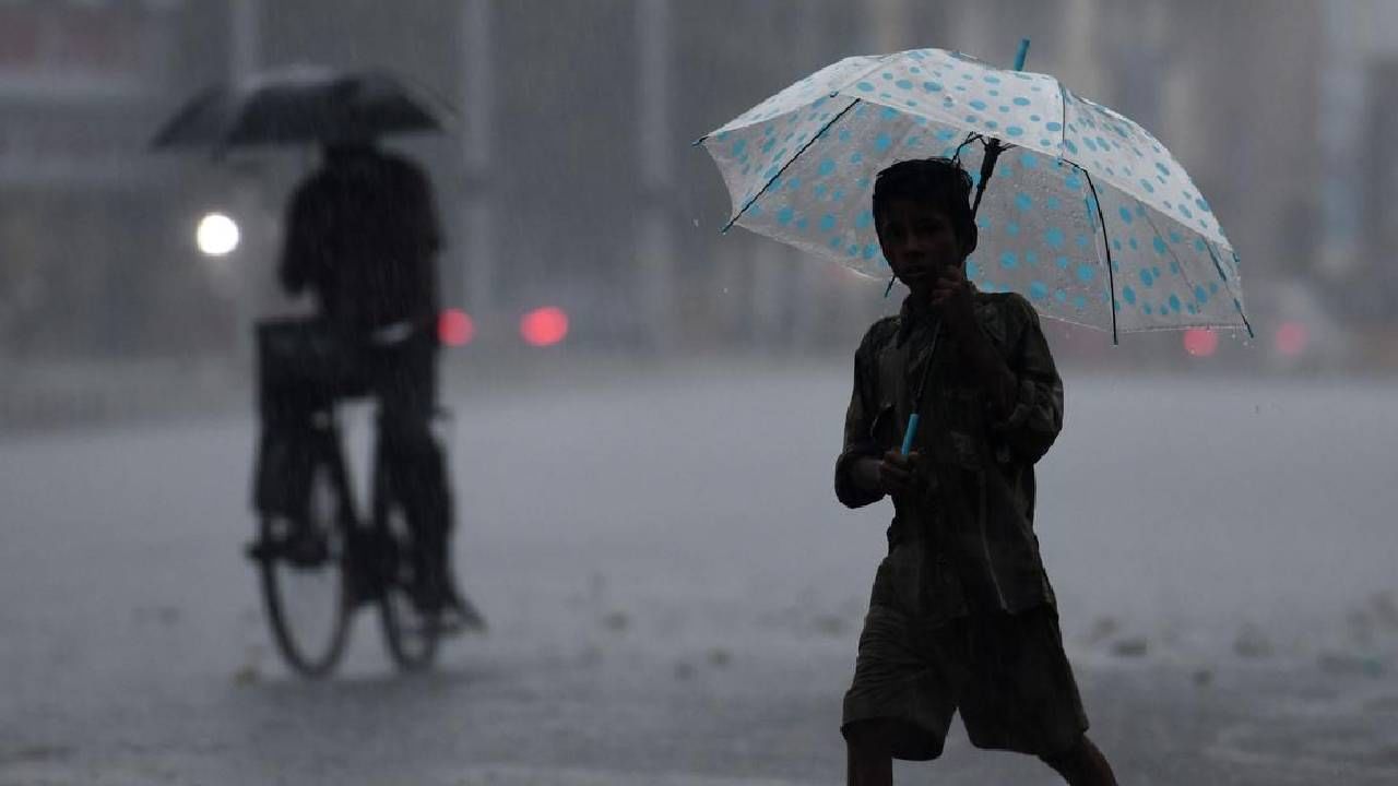 Karnataka Rains: ಮುಂದಿನ 24 ಗಂಟೆಗಳಲ್ಲಿ ಬೆಂಗಳೂರು ಸೇರಿ ಕರ್ನಾಟಕದ ದಕ್ಷಿಣ ಒಳನಾಡಿನ ಹಲವೆಡೆ ಭಾರಿ ಮಳೆ