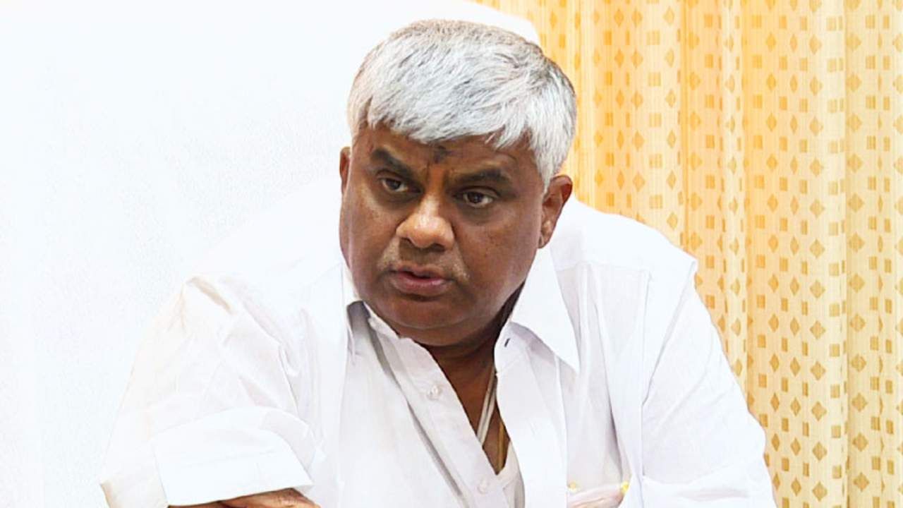 ಮುಡಾ ಹಗರಣ: ಸೈಟ್ ಹಂಚಿಕೆ ಬಗ್ಗೆ ವಿವರ ಕೇಳಿದ ಕಾಗದ ಪತ್ರ ಸಮಿತಿ ಅಧ್ಯಕ್ಷ ರೇವಣ್ಣ ಮುಡಾ ಹಗರಣ: ಸೈಟ್ ಹಂಚಿಕೆ ಬಗ್ಗೆ ವಿವರ ಕೇಳಿದ ಕಾಗದ ಪತ್ರ ಸಮಿತಿ ಅಧ್ಯಕ್ಷ ರೇವಣ್ಣ