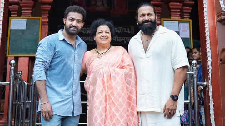 ವಿಡಿಯೋ: ಉಡುಪಿ ಕೃಷ್ಣನ ದರ್ಶನ ಪಡೆದು ಕನ್ನಡದಲ್ಲಿ ಮಾತನಾಡಿದ ಜೂ ಎನ್ಟಿಆರ್ ವಿಡಿಯೋ: ಉಡುಪಿ ಕೃಷ್ಣನ ದರ್ಶನ ಪಡೆದು ಕನ್ನಡದಲ್ಲಿ ಮಾತನಾಡಿದ ಜೂ ಎನ್ಟಿಆರ್