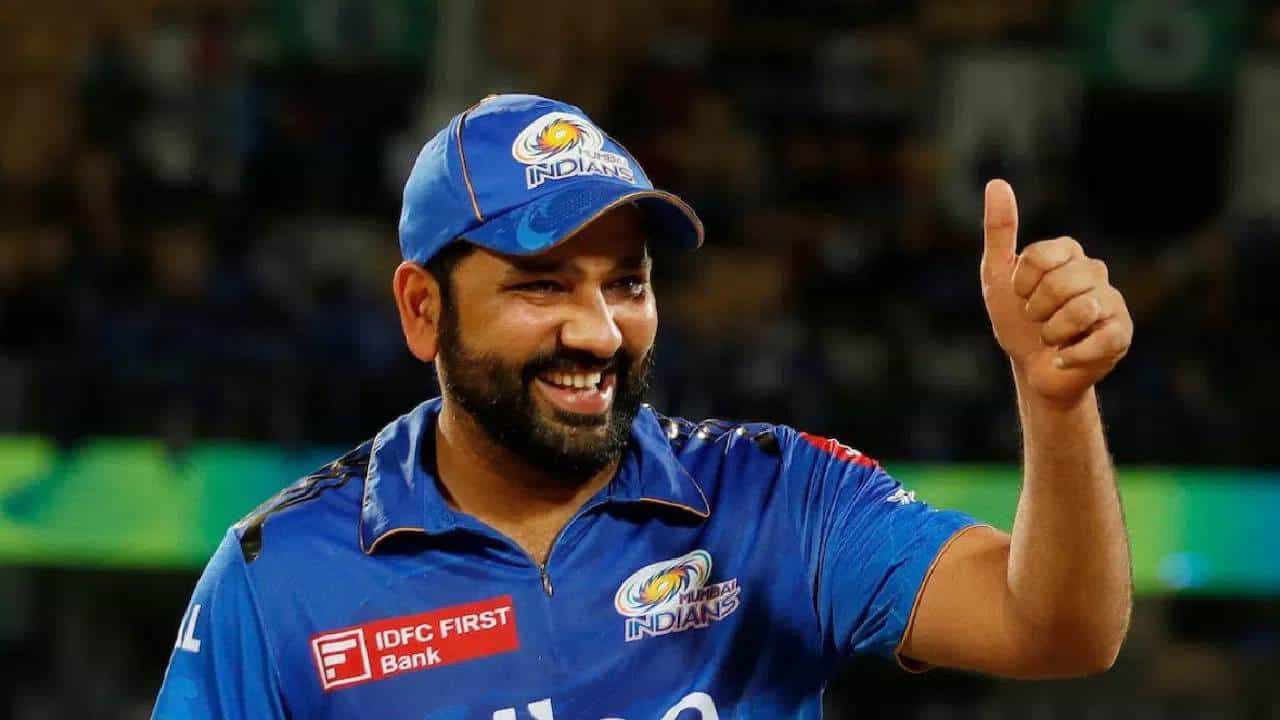 ಇಂಡಿಯನ್ ಪ್ರೀಮಿಯರ್ ಲೀಗ್ನ ಯಶಸ್ವಿ ನಾಯಕ ರೋಹಿತ್ ಶರ್ಮಾ ಐಪಿಎಲ್ 2025 ರಲ್ಲಿ ಮುಂಬೈ ಇಂಡಿಯನ್ಸ್ ತಂಡದಲ್ಲೇ ಉಳಿಯಲಿದ್ದಾರಾ ಎಂಬುದೇ ಪ್ರಶ್ನೆ. ಏಕೆಂದರೆ ಹಿಟ್ಮ್ಯಾನ್ ಮೆಗಾ ಹರಾಜಿನಲ್ಲಿ ಕಾಣಿಸಿಕೊಳ್ಳುವುದನ್ನು ಖಚಿತಪಡಿಸಿಕೊಳ್ಳಲು ಹಲವು ಫ್ರಾಂಚೈಸಿಗಳು ಹವಣಿಸುತ್ತಿದೆ. ಈ ಪಟ್ಟಿಗೆ ಹೊಸ ಸೇರ್ಪಡೆ ಪಂಜಾಬ್ ಕಿಂಗ್ಸ್.