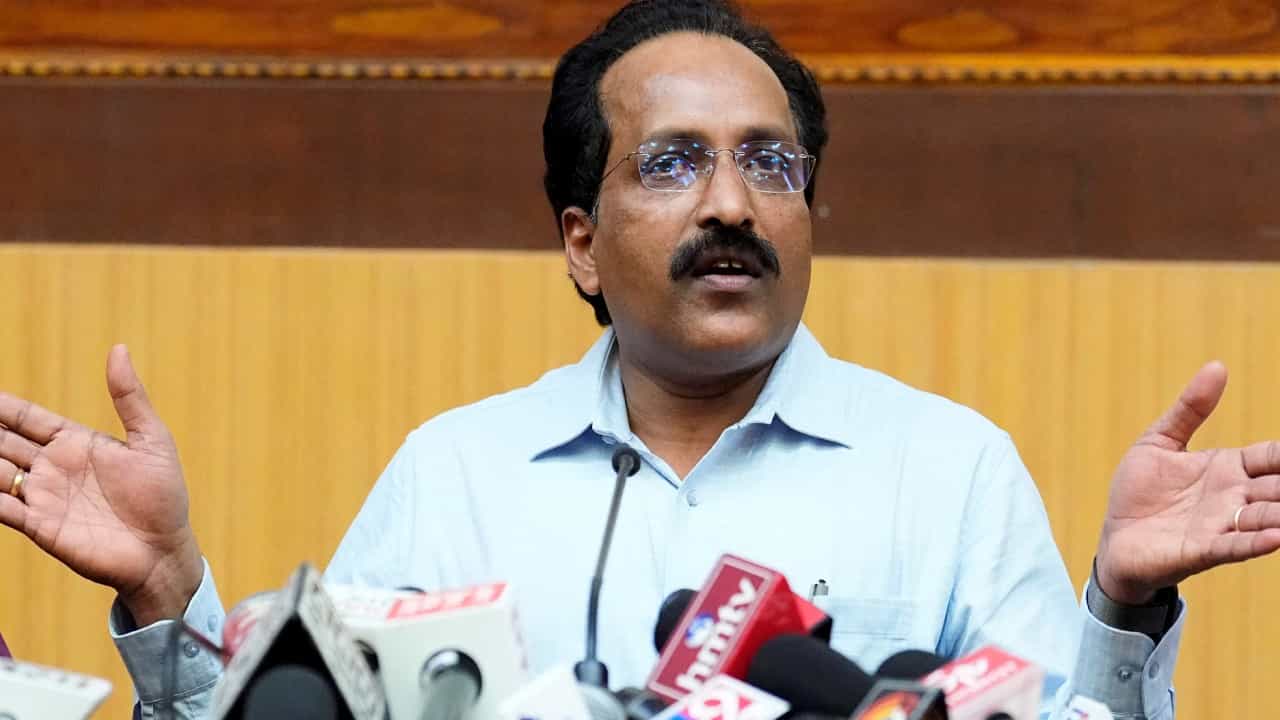 ಡಿಸೆಂಬರ್ನಲ್ಲಿ ಮೊದಲ ಗಗನ್ಯಾನ್ ಪರೀಕ್ಷಾರ್ಥ ಉಡಾವಣೆ ಸಾಧ್ಯತೆ: ಇಸ್ರೋ ಮುಖ್ಯಸ್ಥ ಎಸ್ ಸೋಮನಾಥ್ ಡಿಸೆಂಬರ್ನಲ್ಲಿ ಮೊದಲ ಗಗನ್ಯಾನ್ ಪರೀಕ್ಷಾರ್ಥ ಉಡಾವಣೆ ಸಾಧ್ಯತೆ: ಇಸ್ರೋ ಮುಖ್ಯಸ್ಥ ಎಸ್ ಸೋಮನಾಥ್