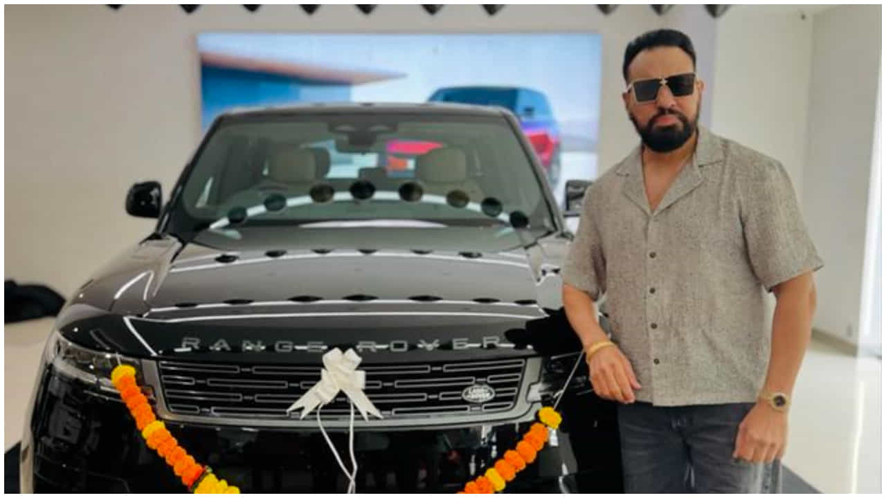 ಸಲ್ಮಾನ್ ಖಾನ್ ಬಾಡಿಗಾರ್ಡ್ ಶೇರಾ ಅವರ ಮನೆಗೆ ಹೊಸ ಕಾರು ಬಂದಿದೆ. ಈ ಖುಷಿಯನ್ನು ಅವರು ಸೋಶಿಯಲ್ ಮೀಡಿಯಾದಲ್ಲಿ ಹಂಚಿಕೊಂಡಿದ್ದಾರೆ. ಐಷಾರಾಮಿಯಾದ ಈ ಹೊಸ ಕಾರಿನ ಎದುರು ಪೋಸ್ ನೀಡಿದ್ದಾರೆ. ಈ ಫೋಟೋ ವೈರಲ್ ಆಗಿದೆ.