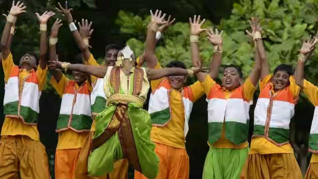 ಇನ್ಮುಂದೆ ಶಾಲೆಗಳಲ್ಲಿ ಮಕ್ಕಳು ಗುಡ್ ಮಾರ್ನಿಂಗ್ ಬದಲು ಜೈ ಹಿಂದ್ ಹೇಳ್ಬೇಕಂತೆ! ಇನ್ಮುಂದೆ ಶಾಲೆಗಳಲ್ಲಿ ಮಕ್ಕಳು ಗುಡ್ ಮಾರ್ನಿಂಗ್ ಬದಲು ಜೈ ಹಿಂದ್ ಹೇಳ್ಬೇಕಂತೆ!