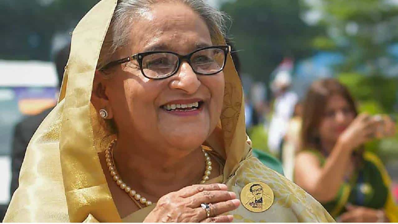 ಎಂಟು ತಿಂಗಳ ಹಿಂದೆಯೇ ಶೇಖ್ ಹಸೀನಾ ರಾಜಕೀಯದ ಬಗ್ಗೆ ಭವಿಷ್ಯ ನುಡಿದಿದ್ದ ಜ್ಯೋತಿಷಿ ಎಂಟು ತಿಂಗಳ ಹಿಂದೆಯೇ ಶೇಖ್ ಹಸೀನಾ ರಾಜಕೀಯದ ಬಗ್ಗೆ ಭವಿಷ್ಯ ನುಡಿದಿದ್ದ ಜ್ಯೋತಿಷಿ