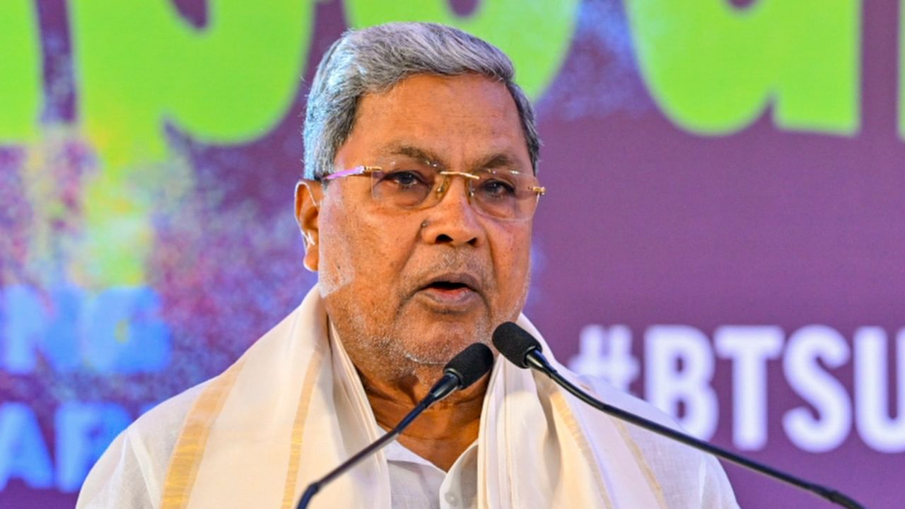 ಇಂದು ಸಂಜೆ ಕರೆಯಲಾಗಿದ್ದ ವಿಶೇಷ ಸಚಿವ ಸಂಪುಟ ಸಭೆ ದಿಢೀರ್ ರದ್ದು ಇಂದು ಸಂಜೆ ಕರೆಯಲಾಗಿದ್ದ ವಿಶೇಷ ಸಚಿವ ಸಂಪುಟ ಸಭೆ ದಿಢೀರ್ ರದ್ದು