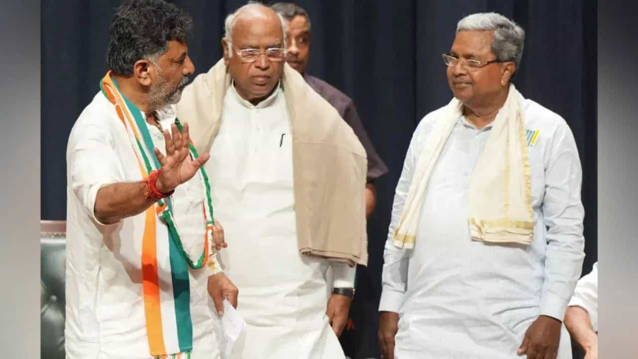 ಕಾಂಗ್ರೆಸ್ ಸರ್ಕಾರದಲ್ಲಿ ಶೇ 40ಕ್ಕೂ ಹೆಚ್ಚು ಕಮಿಷನ್: ‘ಕೈ’ ನಾಯಕನಿಂದಲೇ ಗಂಭೀರ ಆರೋಪ ಕಾಂಗ್ರೆಸ್ ಸರ್ಕಾರದಲ್ಲಿ ಶೇ 40ಕ್ಕೂ ಹೆಚ್ಚು ಕಮಿಷನ್: ‘ಕೈ’ ನಾಯಕನಿಂದಲೇ ಗಂಭೀರ ಆರೋಪ