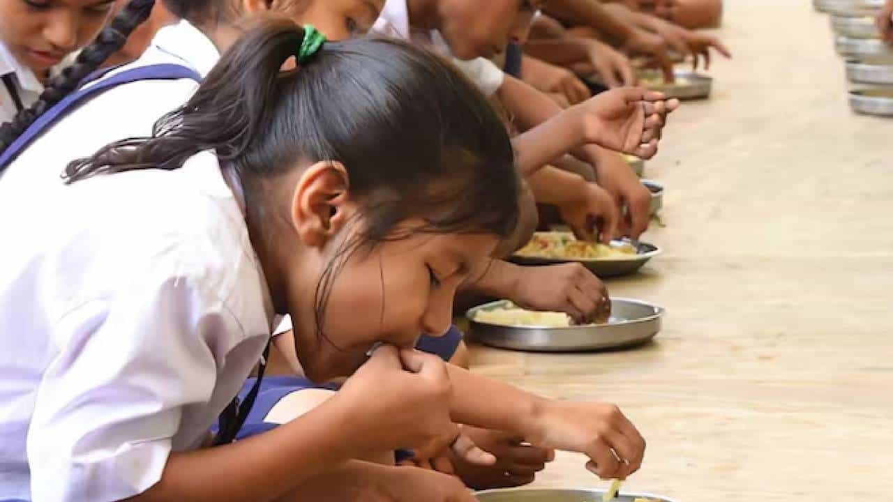 ಉತ್ತರ ಪ್ರದೇಶ: ವಸತಿ ಶಾಲೆಯಲ್ಲಿ ವಿಷಪೂರಿತ ಆಹಾರ ಸೇವಿಸಿ 80 ಮಕ್ಕಳು ಅಸ್ವಸ್ಥ