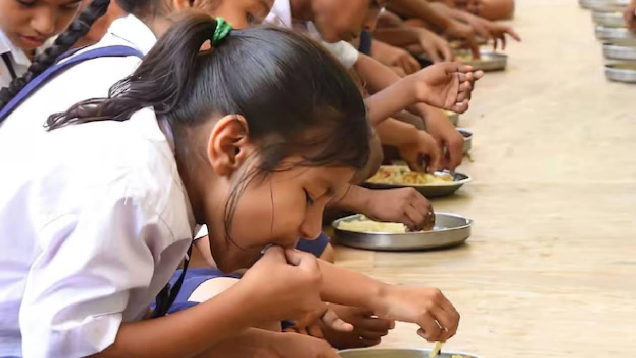 ಉತ್ತರ ಪ್ರದೇಶ: ವಸತಿ ಶಾಲೆಯಲ್ಲಿ ವಿಷಪೂರಿತ ಆಹಾರ ಸೇವಿಸಿ 80 ಮಕ್ಕಳು ಅಸ್ವಸ್ಥ ಉತ್ತರ ಪ್ರದೇಶ: ವಸತಿ ಶಾಲೆಯಲ್ಲಿ ವಿಷಪೂರಿತ ಆಹಾರ ಸೇವಿಸಿ 80 ಮಕ್ಕಳು ಅಸ್ವಸ್ಥ