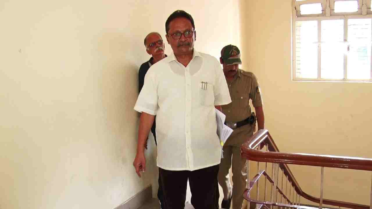 ಸಿಎಂ ಸಿದ್ದರಾಮಯ್ಯ ವಿರುದ್ಧ ರಾಜ್ಯಪಾಲರಿಗೆ ದೂರು ನೀಡಿದ ಟಿ.ಜೆ.ಅಬ್ರಾಹಂ ಮುಡಾಗೆ ಭೇಟಿ ಸಿಎಂ ಸಿದ್ದರಾಮಯ್ಯ ವಿರುದ್ಧ ರಾಜ್ಯಪಾಲರಿಗೆ ದೂರು ನೀಡಿದ ಟಿ.ಜೆ.ಅಬ್ರಾಹಂ ಮುಡಾಗೆ ಭೇಟಿ