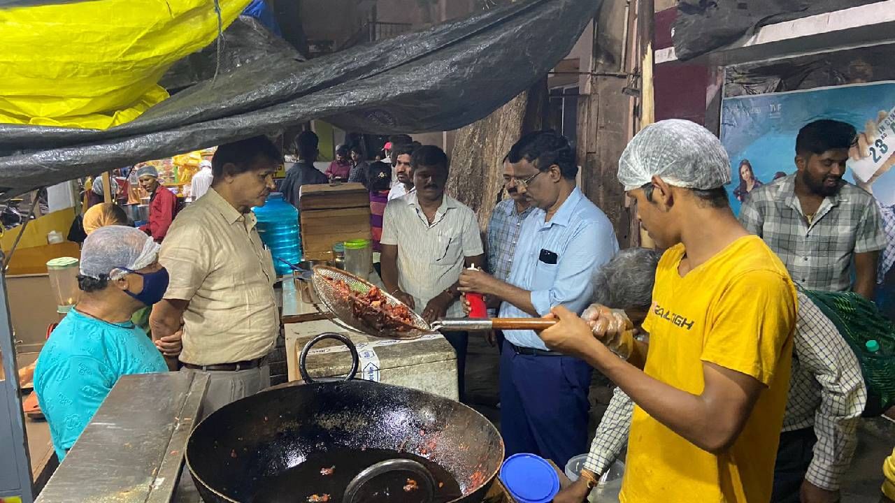 Karnataka Food Department officers raid on Vijayanagar Food Street shops