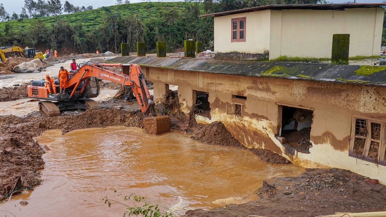 Wayanad landslides: ಚೂರಲ್ಮಲ, ಮುಂಡಕೈನಲ್ಲಿ ಭೂಕುಸಿತ; 300 ದಾಟಿದ ಸಾವಿನ ಸಂಖ್ಯೆ
