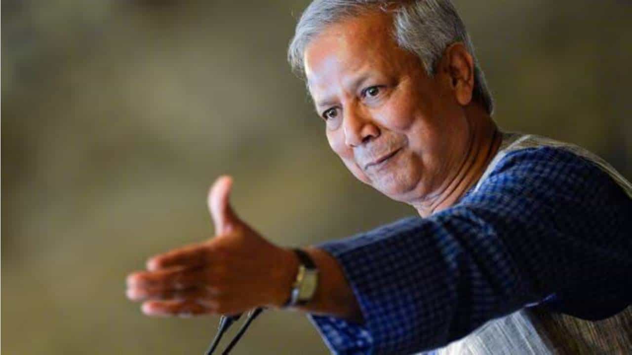 ಹಂಗಾಮಿ ಪ್ರಧಾನಿಯಾಗಿ ಬಾಂಗ್ಲಾದೇಶವನ್ನು ಮುನ್ನಡೆಸಲಿದ್ದಾರೆ ಮೊಹಮ್ಮದ್ ಯೂನಸ್ ಹಂಗಾಮಿ ಪ್ರಧಾನಿಯಾಗಿ ಬಾಂಗ್ಲಾದೇಶವನ್ನು ಮುನ್ನಡೆಸಲಿದ್ದಾರೆ ಮೊಹಮ್ಮದ್ ಯೂನಸ್