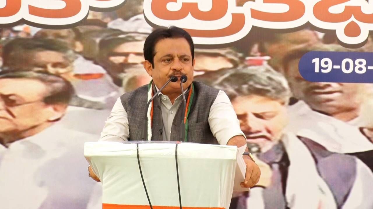 ಸಿಎಂ ವಿರುದ್ಧ ಪ್ರಾಸಿಕ್ಯೂಷನ್: ರಾಜ್ಯದಲ್ಲಿ ಗದ್ದಲ, ದಾಂಧಲೆ, ಹಲ್ಲೆಗಳಾದರೆ ರಾಜ್ಯಪಾಲರೇ ಹೊಣೆ; ಜಮೀರ್ ಸಿಎಂ ವಿರುದ್ಧ ಪ್ರಾಸಿಕ್ಯೂಷನ್: ರಾಜ್ಯದಲ್ಲಿ ಗದ್ದಲ, ದಾಂಧಲೆ, ಹಲ್ಲೆಗಳಾದರೆ ರಾಜ್ಯಪಾಲರೇ ಹೊಣೆ; ಜಮೀರ್