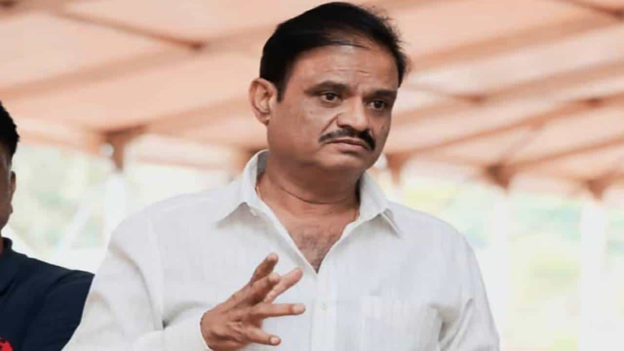 ಲೈಂಗಿಕ ದೌರ್ಜನ್ಯ ಆರೋಪ ಪ್ರಕರಣ; ಶಾಸಕ ಮುನಿರತ್ನನನ್ನು SIT ಕಸ್ಟಡಿಗೆ ನೀಡಿದ ಕೋರ್ಟ್ ಲೈಂಗಿಕ ದೌರ್ಜನ್ಯ ಆರೋಪ ಪ್ರಕರಣ; ಶಾಸಕ ಮುನಿರತ್ನನನ್ನು SIT ಕಸ್ಟಡಿಗೆ ನೀಡಿದ ಕೋರ್ಟ್