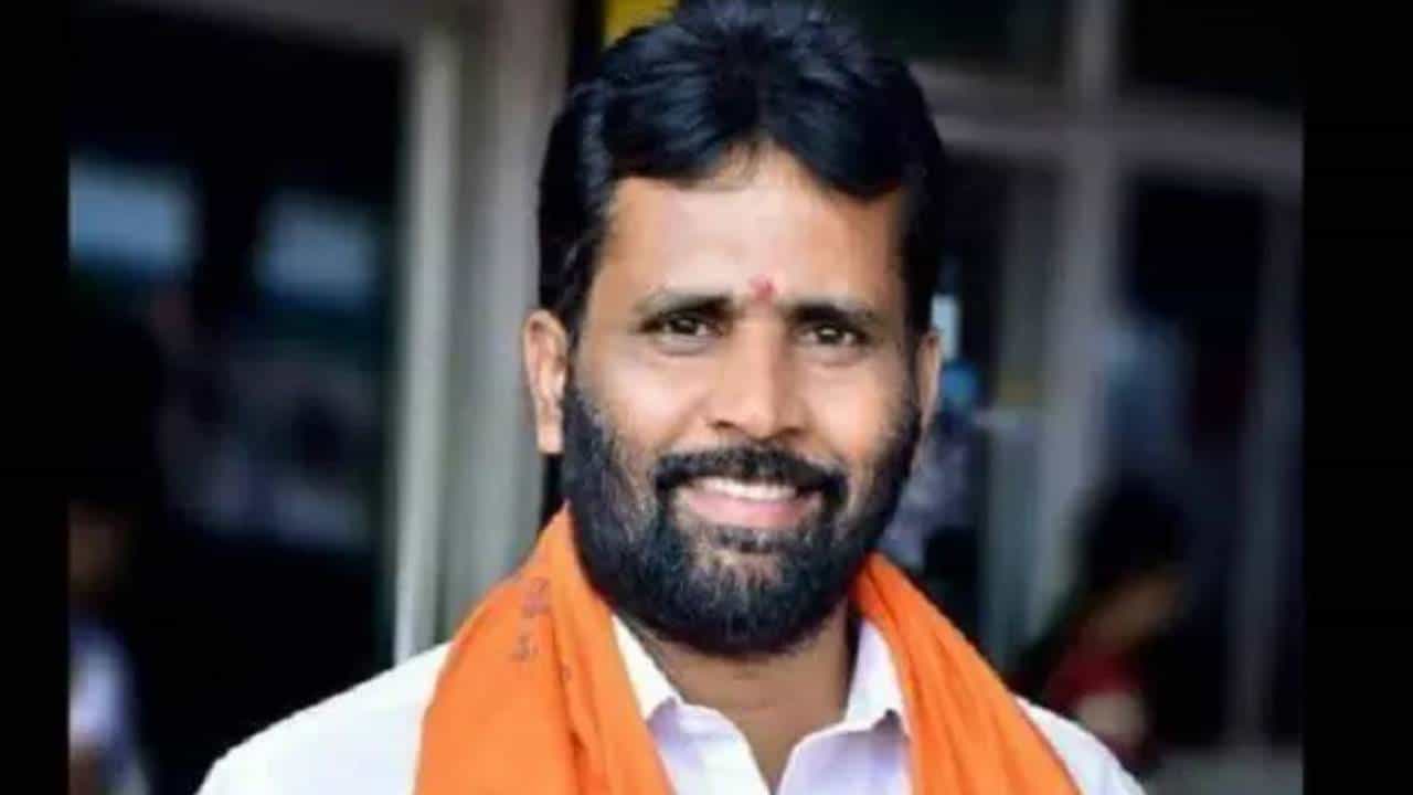 ಲೈಂಗಿಕ ದೌರ್ಜನ್ಯ ಆರೋಪ: ಬಿಜೆಪಿ ನಾಯಕ ಅರುಣ್ ಕುಮಾರ್ ಪುತ್ತಿಲ ವಿರುದ್ಧ FIR ದಾಖಲು ಲೈಂಗಿಕ ದೌರ್ಜನ್ಯ ಆರೋಪ: ಬಿಜೆಪಿ ನಾಯಕ ಅರುಣ್ ಕುಮಾರ್ ಪುತ್ತಿಲ ವಿರುದ್ಧ FIR ದಾಖಲು