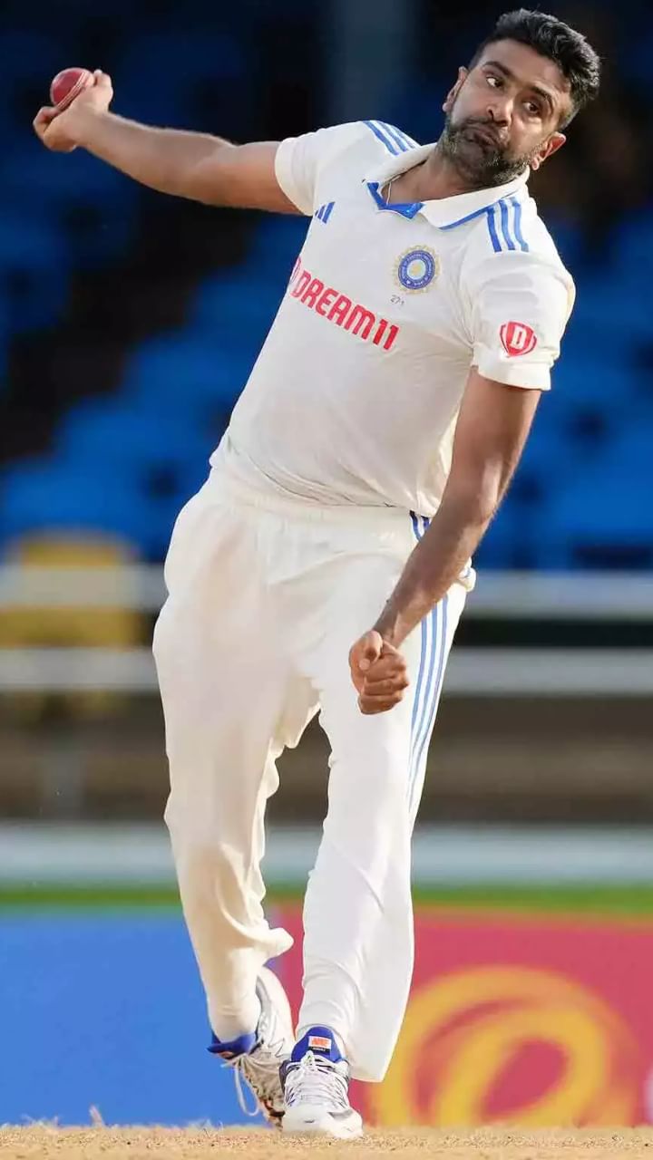 ಅಶ್ವಿನ್ ಕಾನ್ಪುರ ಟೆಸ್ಟ್‌ನಲ್ಲಿ ತಮ್ಮ ಮೊದಲ ವಿಕೆಟ್ ಪಡೆಯುವ ಮೂಲಕ ಏಷ್ಯಾದಲ್ಲಿ ತಮ್ಮ 420 ಟೆಸ್ಟ್ ವಿಕೆಟ್‌ಗಳನ್ನು ಪೂರೈಸಿದರು.