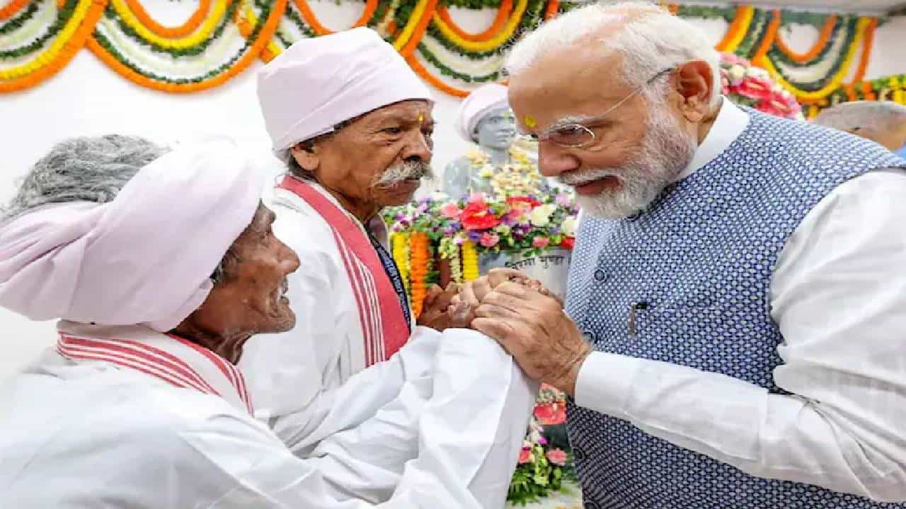 70 ವರ್ಷ ಮೇಲ್ಪಟ್ಟವರು ಆಯುಷ್ಮಾನ್ ಯೋಜನೆಗೆ ಆ್ಯಪ್ ಮೂಲಕವೂ ಅರ್ಜಿ ಸಲ್ಲಿಸಬಹುದು 70 ವರ್ಷ ಮೇಲ್ಪಟ್ಟವರು ಆಯುಷ್ಮಾನ್ ಯೋಜನೆಗೆ ಆ್ಯಪ್ ಮೂಲಕವೂ ಅರ್ಜಿ ಸಲ್ಲಿಸಬಹುದು