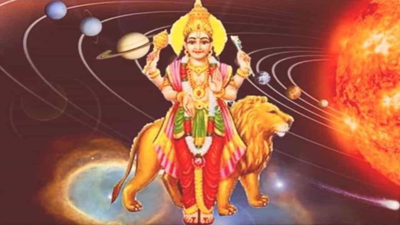 ಈ ತಿಂಗಳ 24 ರಿಂದ ಅಕ್ಟೋಬರ್ 10 ರವರೆಗೆ ಬುಧ ಕನ್ಯಾ ರಾಶಿಯಲ್ಲಿ ಸಾಗುತ್ತಾನೆ. ಕನ್ಯಾ ರಾಶಿಯವರಿಗೆ ಬುಧನು ಸ್ವಕ್ಷೇತ್ರ ಮಾತ್ರವಲ್ಲದೆ ಉಚ್ಛಸ್ಥಾನವೂ ಹೌದು. ಇದರಿಂದ ನಾಲ್ಕು ರಾಶಿಗಳಿಗೆ ಭದ್ರ ಮಹಾ ಪುರುಷ ಯೋಗದ ಮಹಾಯೋಗ ಉಂಟಾಗುತ್ತದೆ. ಭದ್ರ ಮಹಾ ಪುರುಷ ಯೋಗವು ಪಂಚ ಮಹಾ ಪುರುಷ ಯೋಗಗಳಲ್ಲಿ ಒಂದಾಗಿದೆ. ಬುಧನು ಯಾವುದೇ ರಾಶಿಯ ಕೇಂದ್ರ ಸ್ಥಾನಗಳಲ್ಲಿ ಅಂದರೆ 1, 4, 7, 10, ಮತ್ತು ಉಚ್ಛ ಸ್ವಕ್ಷೇತ್ರಗಳಲ್ಲಿದ್ದಾಗ ಭದ್ರ ಮಹಾ ಪುರುಷ ಯೋಗ ಉಂಟಾಗುತ್ತದೆ. ಈ ಯೋಗವನ್ನು ಪಡೆದವರು ತಮ್ಮ ಕ್ಷೇತ್ರಗಳಲ್ಲಿ ಮಾತ್ರವಲ್ಲದೆ ಸಾಮಾಜಿಕವಾಗಿಯೂ ಪ್ರಮುಖ ವ್ಯಕ್ತಿಯಾಗಿ ಗುರುತಿಸಲ್ಪಡುತ್ತಾರೆ. ಅರ್ಥಶಾಸ್ತ್ರಜ್ಞರು, ವ್ಯಾಪಾರಿಗಳು, ಬ್ಯಾಂಕರ್ಗಳು, ಹಣಕಾಸು ವೃತ್ತಿಪರರು, ವಕೀಲರು, ವೃತ್ತಿಪರರು, ಲೆಕ್ಕಪರಿಶೋಧಕರು ಬೆಳಕು ಚೆಲ್ಲುತ್ತಾರೆ. ಮಿಥುನ, ಕನ್ಯಾ, ಧನು, ಮೀನ ರಾಶಿಯವರಿಗೆ ಈ ತಿಂಗಳ 24ರಿಂದ ಈ ಯೋಗ ಅನ್ವಯಿಸುತ್ತದೆ. ವೃಶ್ಚಿಕ ಮತ್ತು ಮಕರ ರಾಶಿಯವರಿಗೆ ಭಾಗ್ಯ ಯೋಗಗಳು ಉಂಟಾಗುವುದು.