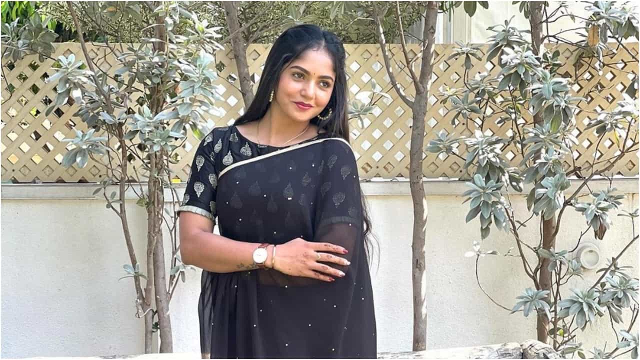 Bhavya Gowda: ಡ್ಯಾನ್ಸ್ ಮಾಡುತ್ತಾ ಬಿಗ್ ಬಾಸ್ ಮನೆಗೆ ಬಂದ ಭವ್ಯಾ ಗೌಡ; ಟ್ರೋಲರ್ಸ್ಗೆ ಹಬ್ಬ? Bhavya Gowda: ಡ್ಯಾನ್ಸ್ ಮಾಡುತ್ತಾ ಬಿಗ್ ಬಾಸ್ ಮನೆಗೆ ಬಂದ ಭವ್ಯಾ ಗೌಡ; ಟ್ರೋಲರ್ಸ್ಗೆ ಹಬ್ಬ?