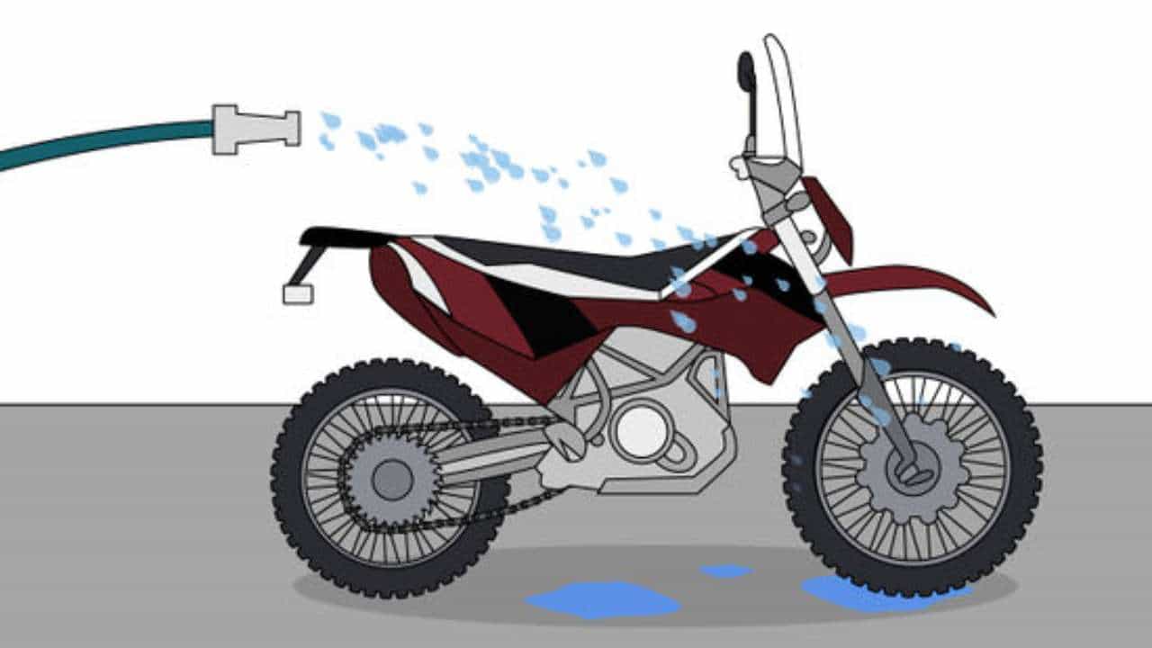 Bike Washing Tips: ಬೈಕ್ ತೊಳೆಯುವಾಗ ಈ ತಪ್ಪು ಮಾಡಬೇಡಿ Bike Washing Tips: ಬೈಕ್ ತೊಳೆಯುವಾಗ ಈ ತಪ್ಪು ಮಾಡಬೇಡಿ
