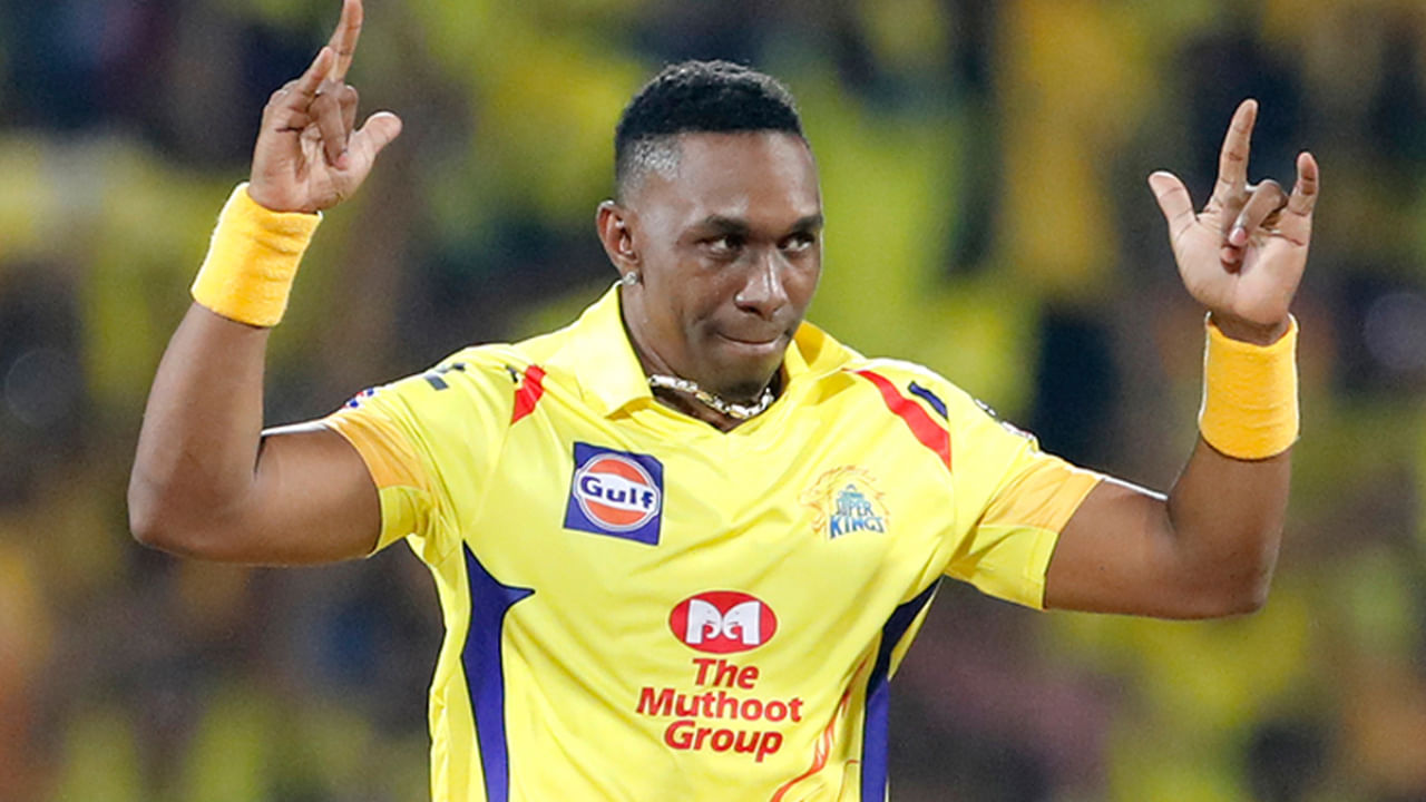 Dwayne Bravo jogou um total de 582 partidas em sua carreira T20 e conquistou um total de 631 postigos. Dwayne Bravo acertou 4 postigos em uma entrada 11 vezes e 5 postigos duas vezes no críquete T20. Além disso, Bravo, que marcou 6.970 corridas em rebatidas, incluiu 20 cinquenta em suas entradas. 