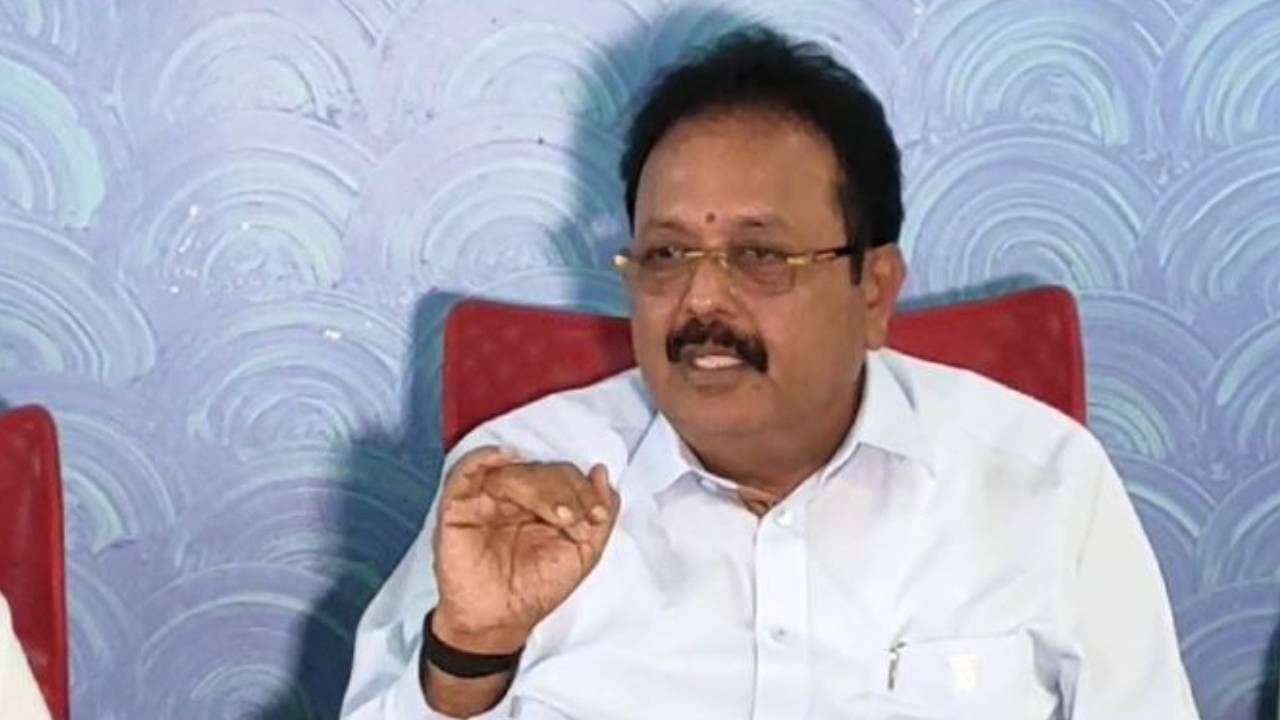 ಅಮಾಯಕರನ್ನು ಬಂಧಿಸಿರುವುದು ನಿಜ, ಚಾರ್ಜ್ಶೀಟ್ನಲ್ಲಿ ಅವರ ಹೆಸರು ಕೈಬಿಡಲು ಸೂಚನೆ: ಚಲುವರಾಯಸ್ವಾಮಿ ಅಮಾಯಕರನ್ನು ಬಂಧಿಸಿರುವುದು ನಿಜ, ಚಾರ್ಜ್ಶೀಟ್ನಲ್ಲಿ ಅವರ ಹೆಸರು ಕೈಬಿಡಲು ಸೂಚನೆ: ಚಲುವರಾಯಸ್ವಾಮಿ