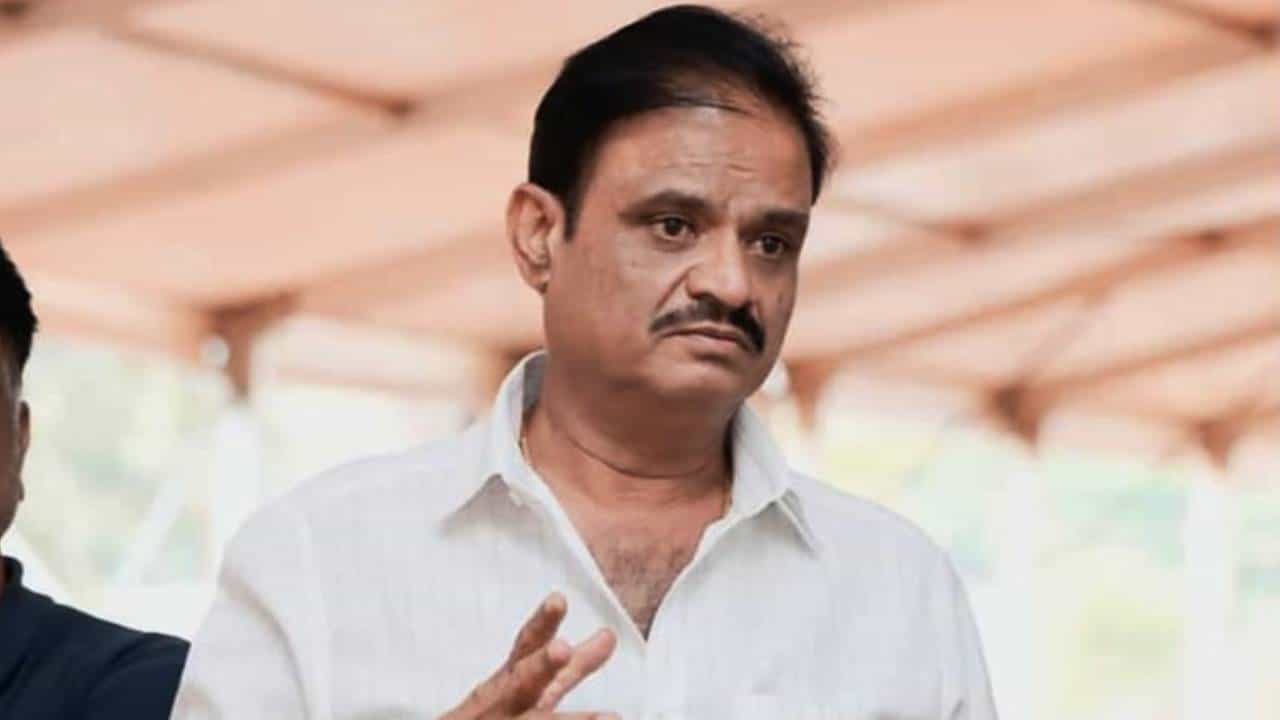 ಶಾಸಕ ಮುನಿರತ್ನ, ಗುತ್ತಿಗೆದಾರ ಆಡಿಯೋ ವೈರಲ್: ರೇಣುಕಾಸ್ವಾಮಿಗೆ ಆದ ಗತಿ ನಿನಗೂ ಆಗುತ್ತೆ, ಕೊಲೆ ಬೆದರಿಕೆ ಆರೋಪ ಶಾಸಕ ಮುನಿರತ್ನ, ಗುತ್ತಿಗೆದಾರ ಆಡಿಯೋ ವೈರಲ್: ರೇಣುಕಾಸ್ವಾಮಿಗೆ ಆದ ಗತಿ ನಿನಗೂ ಆಗುತ್ತೆ, ಕೊಲೆ ಬೆದರಿಕೆ ಆರೋಪ