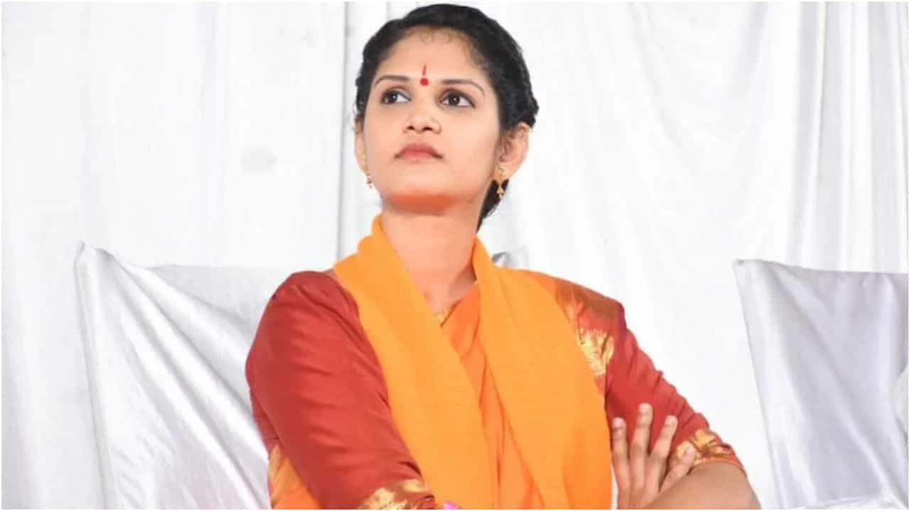 ಚೈತ್ರಾ ಕುಂದಾಪುರ ಮಾಡಿಕೊಂಡ ಕೇಸ್ ಏನು ? ಇಲ್ಲಿದೆ ಹಳೆಯ ಕಥೆ ಚೈತ್ರಾ ಕುಂದಾಪುರ ಮಾಡಿಕೊಂಡ ಕೇಸ್ ಏನು ? ಇಲ್ಲಿದೆ ಹಳೆಯ ಕಥೆ
