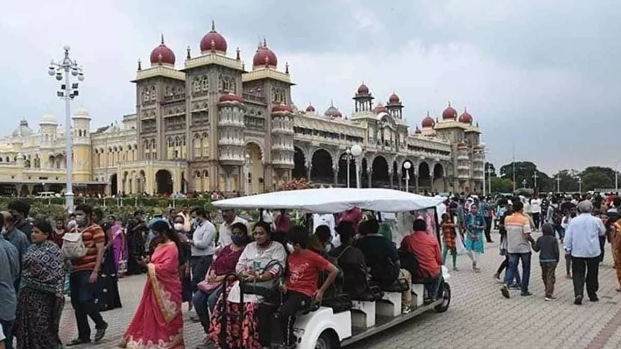 ಮೈಸೂರು ಅರಮನೆಗೆ ಸಾರ್ವಜನಿಕ ಪ್ರವೇಶಕ್ಕೆ ನಿರ್ಬಂಧ: ಯಾವಾಗ? ಇಲ್ಲಿದೆ ವಿವರ ಮೈಸೂರು ಅರಮನೆಗೆ ಸಾರ್ವಜನಿಕ ಪ್ರವೇಶಕ್ಕೆ ನಿರ್ಬಂಧ: ಯಾವಾಗ? ಇಲ್ಲಿದೆ ವಿವರ