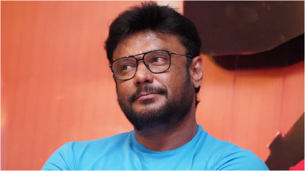 ಬಳ್ಳಾರಿ ಜೈಲಿನಲ್ಲಿ ಟಿವಿ ಸಹವಾಸವೇ ಬೇಡ ಎನ್ನುವ ರೀತಿ ಸೈಲೆಂಟ್ ಆದ ದರ್ಶನ್ ಬಳ್ಳಾರಿ ಜೈಲಿನಲ್ಲಿ ಟಿವಿ ಸಹವಾಸವೇ ಬೇಡ ಎನ್ನುವ ರೀತಿ ಸೈಲೆಂಟ್ ಆದ ದರ್ಶನ್