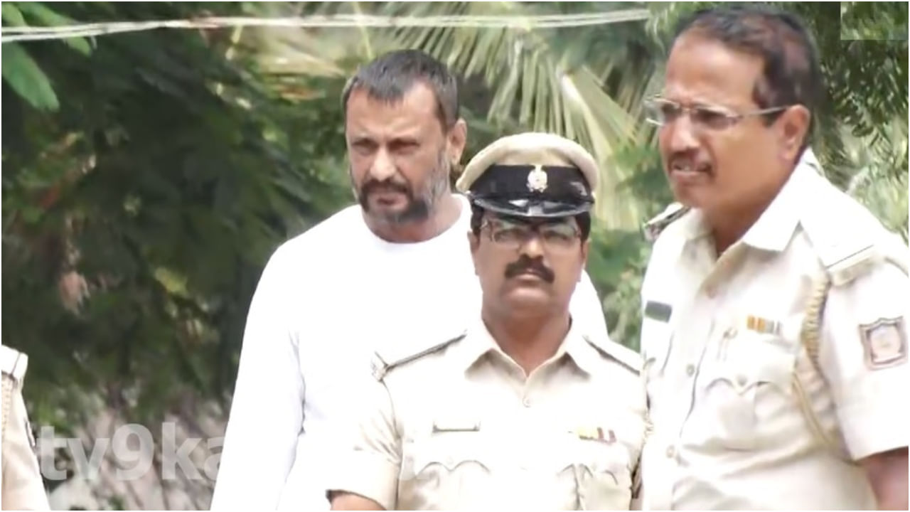 ಜಾಮೀನು ಗೊಂದಲ; ಮಟನ್ ಊಟ ಕೊಟ್ಟರೂ ತಿನ್ನದೇ ಮಂಕಾದ ದರ್ಶನ್ ಜಾಮೀನು ಗೊಂದಲ; ಮಟನ್ ಊಟ ಕೊಟ್ಟರೂ ತಿನ್ನದೇ ಮಂಕಾದ ದರ್ಶನ್