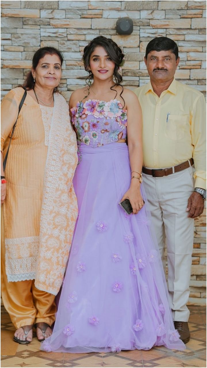 ದಿವ್ಯಾ ಉರುಡುಗ ಅವರಿಗೆ ‘ಮನೆ ಮೆಚ್ಚಿದ ಮಗಳು’ ಅವಾರ್ಡ್ ಸಿಕ್ಕಿದೆ. ಇದರಿಂದ ಅವರು ಖುಷಿಯಾಗಿದ್ದಾರೆ.