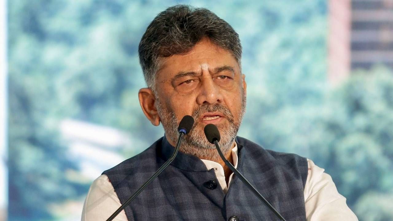 ಡಿಕೆಶಿ ಸಿಎಂ ಆಗುವ ಉಪ ಚುನಾವಣೆ ಇದು: ಸಂಚಲನ ಮೂಡಿಸಿದ ಕೈ ಶಾಸಕನ ಹೇಳಿಕೆ ಡಿಕೆಶಿ ಸಿಎಂ ಆಗುವ ಉಪ ಚುನಾವಣೆ ಇದು: ಸಂಚಲನ ಮೂಡಿಸಿದ ಕೈ ಶಾಸಕನ ಹೇಳಿಕೆ
