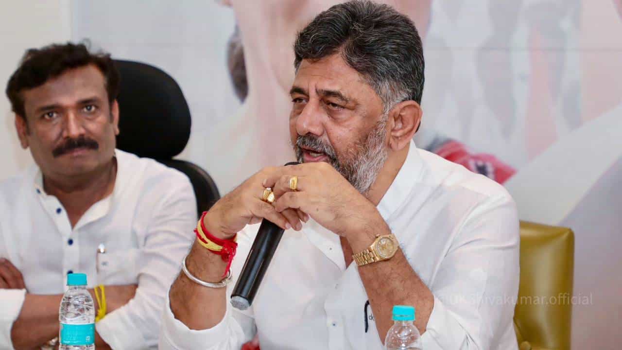 ಬೆಂಗಳೂರಿನ ಕಾಲುವೆಗಳ ಅಕ್ಕ-ಪಕ್ಕದಲ್ಲಿ ರಸ್ತೆ ನಿರ್ಮಾಣ: ಡಿಕೆ ಶಿವಕುಮಾರ್ ಬೆಂಗಳೂರಿನ ಕಾಲುವೆಗಳ ಅಕ್ಕ-ಪಕ್ಕದಲ್ಲಿ ರಸ್ತೆ ನಿರ್ಮಾಣ: ಡಿಕೆ ಶಿವಕುಮಾರ್