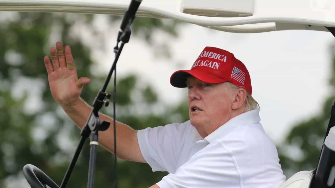 Donald Trump: ಅಮೆರಿಕ ಮಾಜಿ ಅಧ್ಯಕ್ಷ ಡೊನಾಲ್ಡ್ ಟ್ರಂಪ್ ಮೇಲೆ ಮತ್ತೆ ಗುಂಡಿನ ದಾಳಿ Donald Trump: ಅಮೆರಿಕ ಮಾಜಿ ಅಧ್ಯಕ್ಷ ಡೊನಾಲ್ಡ್ ಟ್ರಂಪ್ ಮೇಲೆ ಮತ್ತೆ ಗುಂಡಿನ ದಾಳಿ
