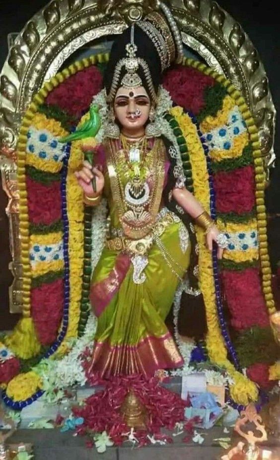 ವಿಜಯದಶಮಿ ಎಂದೂ ಕರೆಯಲ್ಪಡುವ ದಸರಾ ಹಿಂದೂ ಸಮುದಾಯದಿಂದ ಆಚರಿಸಲ್ಪಡುವ ದೊಡ್ಡ ಹಬ್ಬಗಳಲ್ಲಿ ಒಂದು.