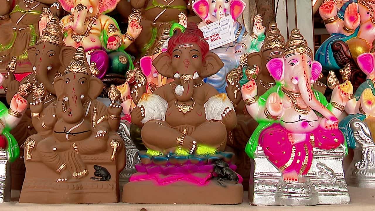 ಬೆಂಗಳೂರು: ಈ ವರ್ಷ 1.75 ಲಕ್ಷಕ್ಕೂ ಹೆಚ್ಚು ಗಣೇಶ ಮೂರ್ತಿಗಳ ವಿಸರ್ಜನೆ ನಿರೀಕ್ಷೆ ಬೆಂಗಳೂರು: ಈ ವರ್ಷ 1.75 ಲಕ್ಷಕ್ಕೂ ಹೆಚ್ಚು ಗಣೇಶ ಮೂರ್ತಿಗಳ ವಿಸರ್ಜನೆ ನಿರೀಕ್ಷೆ