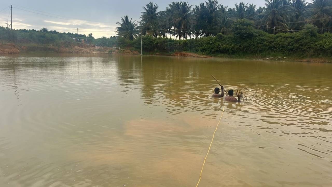 ತುಮಕೂರಿನಲ್ಲಿ ಗಣೇಶ ವಿಸರ್ಜನೆ ವೇಳೆ ದುರ್ಘಟನೆ: ತಂದೆ, ಮಗ ಸೇರಿ ಮೂವರು ಸಾವು